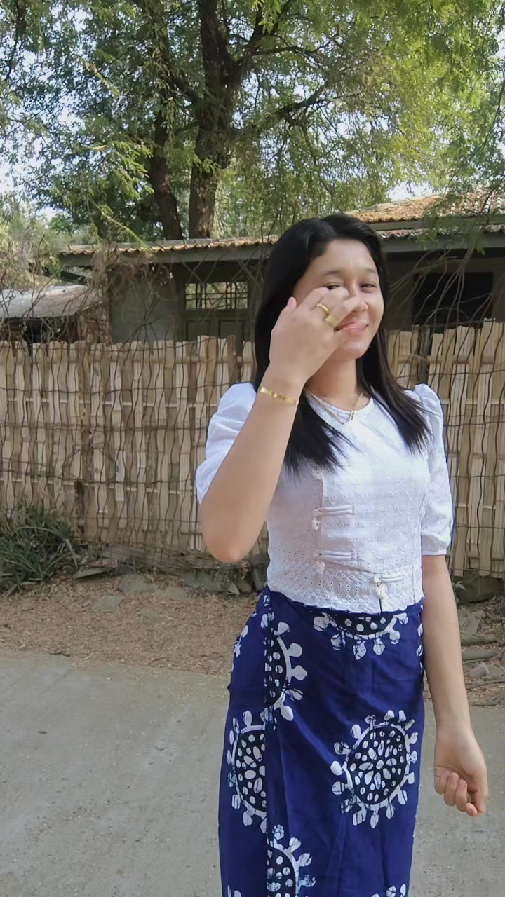 @♌ Shwe Yi Win 👑