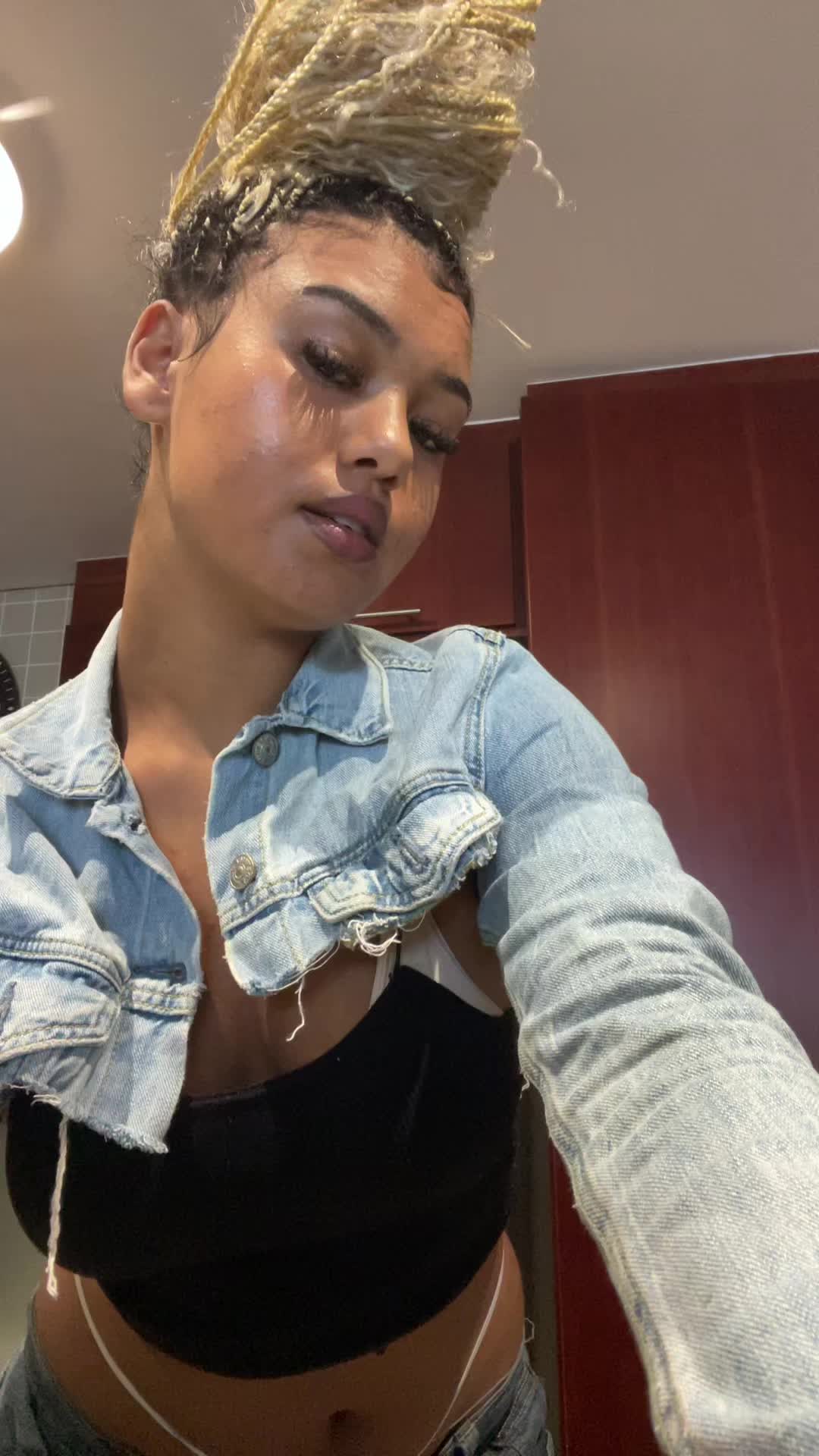 @icytamtheeangel