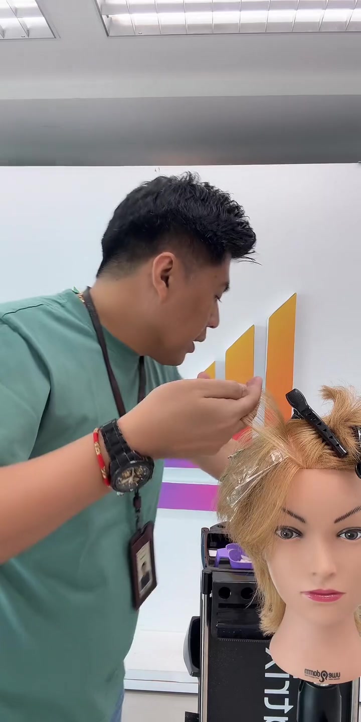 @anthonylie