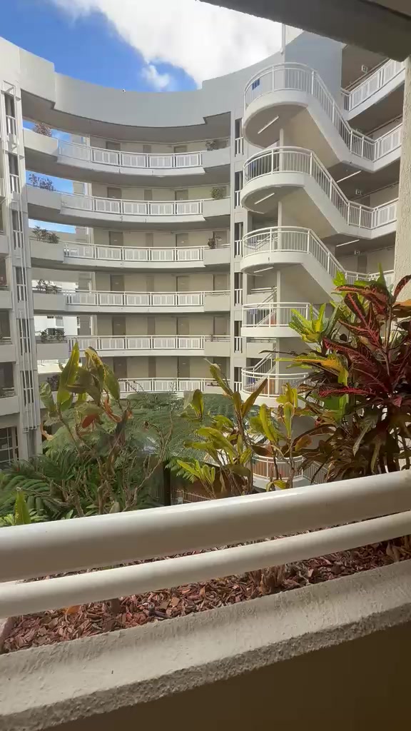 @ek ajanabi