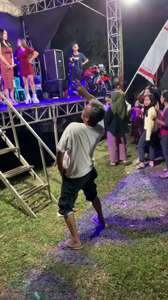 @LEONDRA 🧟&zwj;♂️