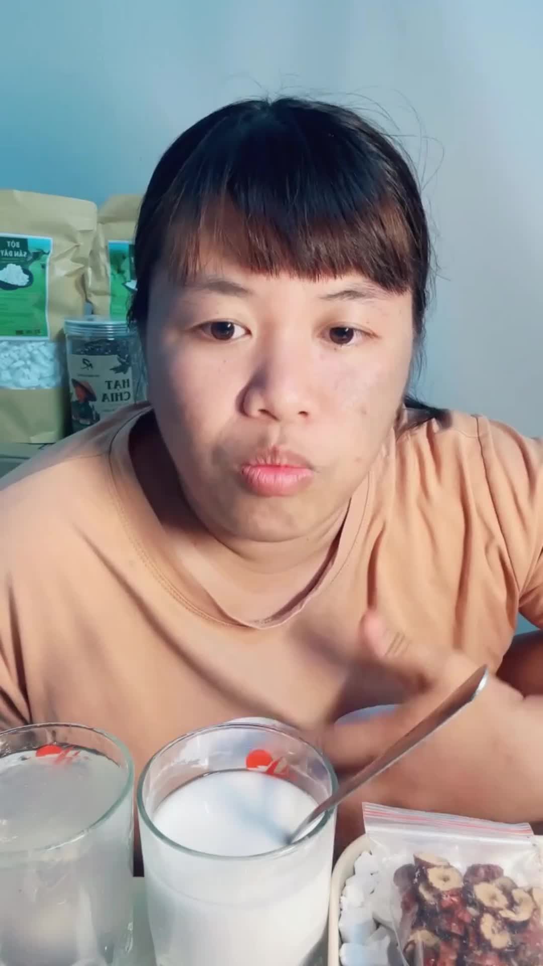 @Uyên min