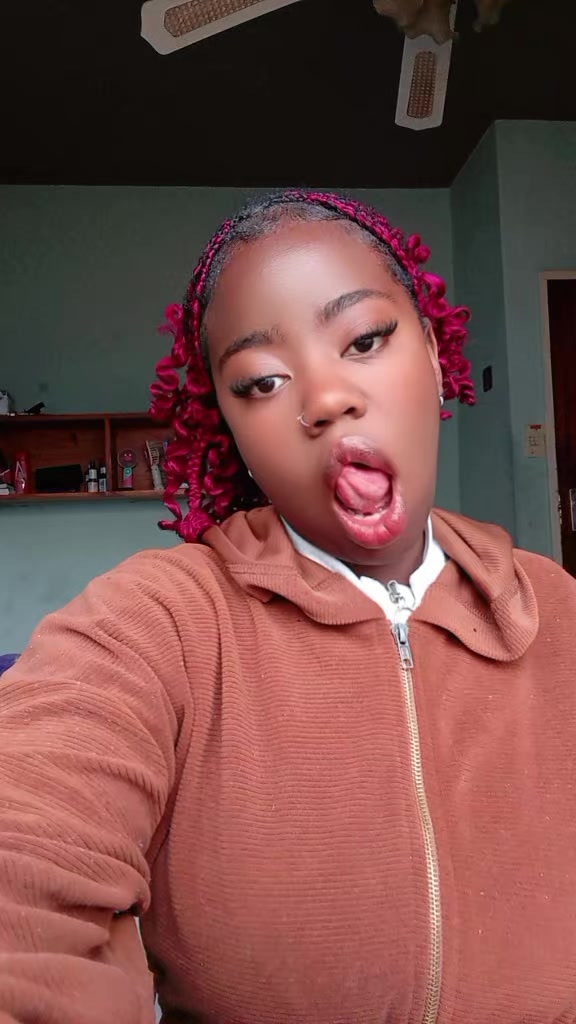 @the_Royal_girl_Kemiiey👑