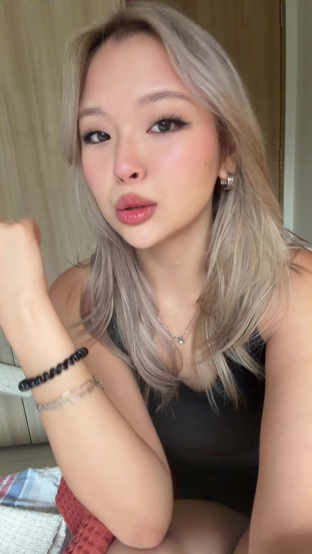 @Akaru