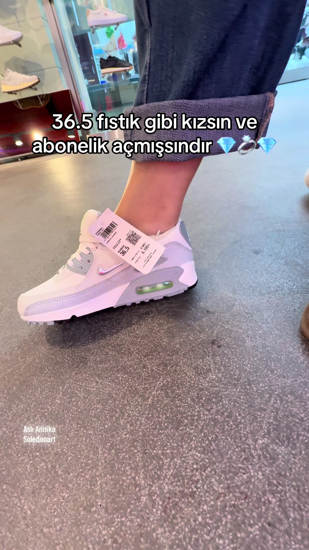 @Aslı Annika