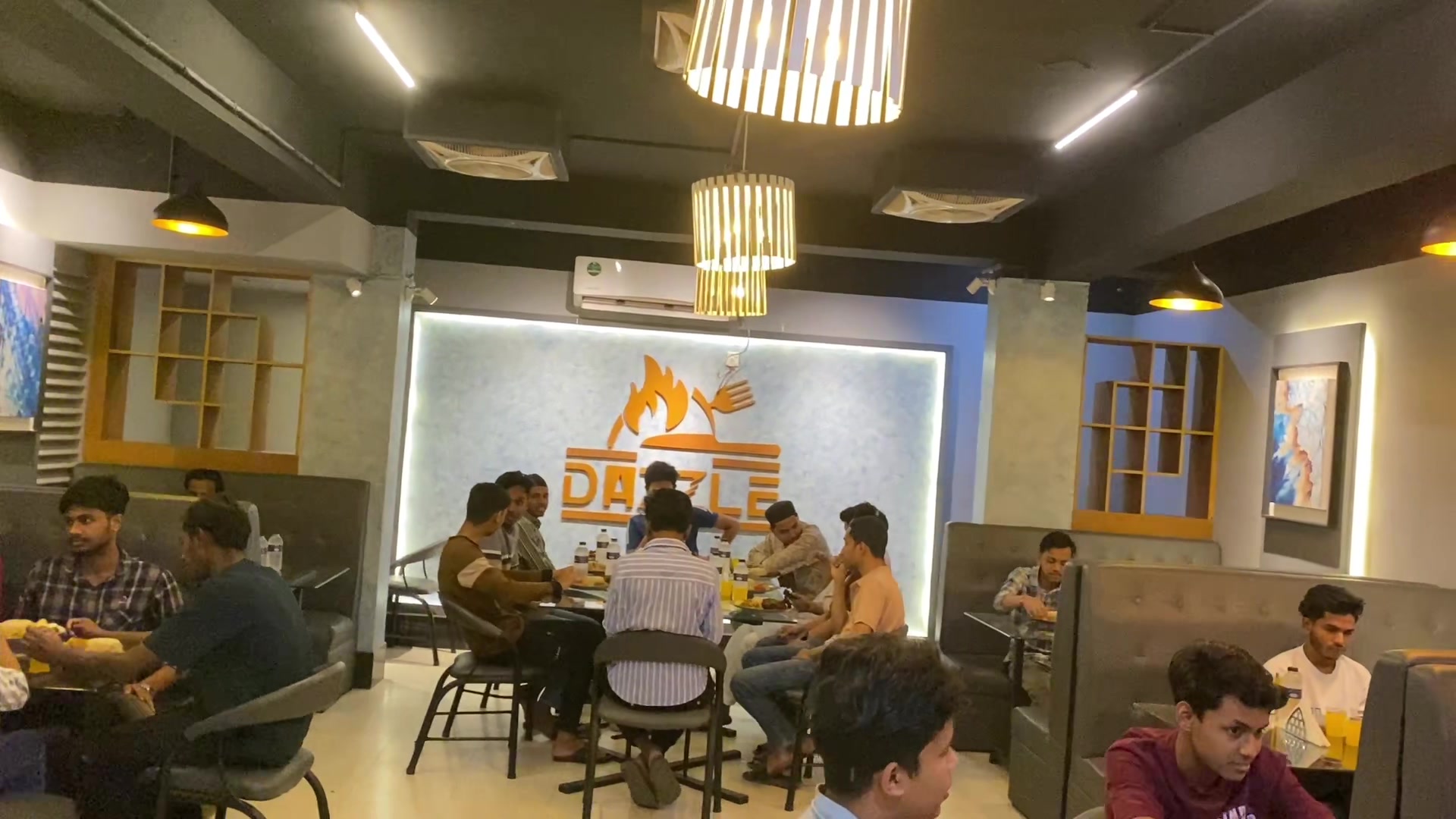 @Dazzle Restaurant