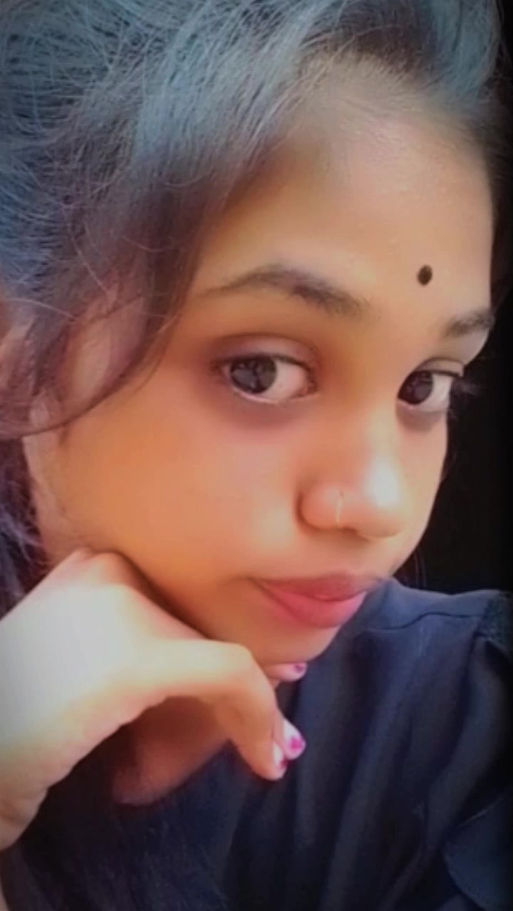 @𝘛𝘩𝘦𝘦𝘱𝘪 𝘮𝘢𝘩❤️