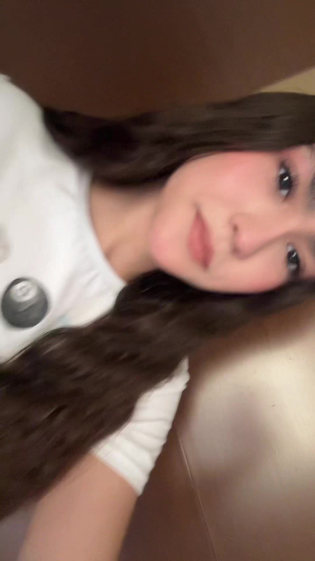 @✌🏻🙂&zwj;&harr;️