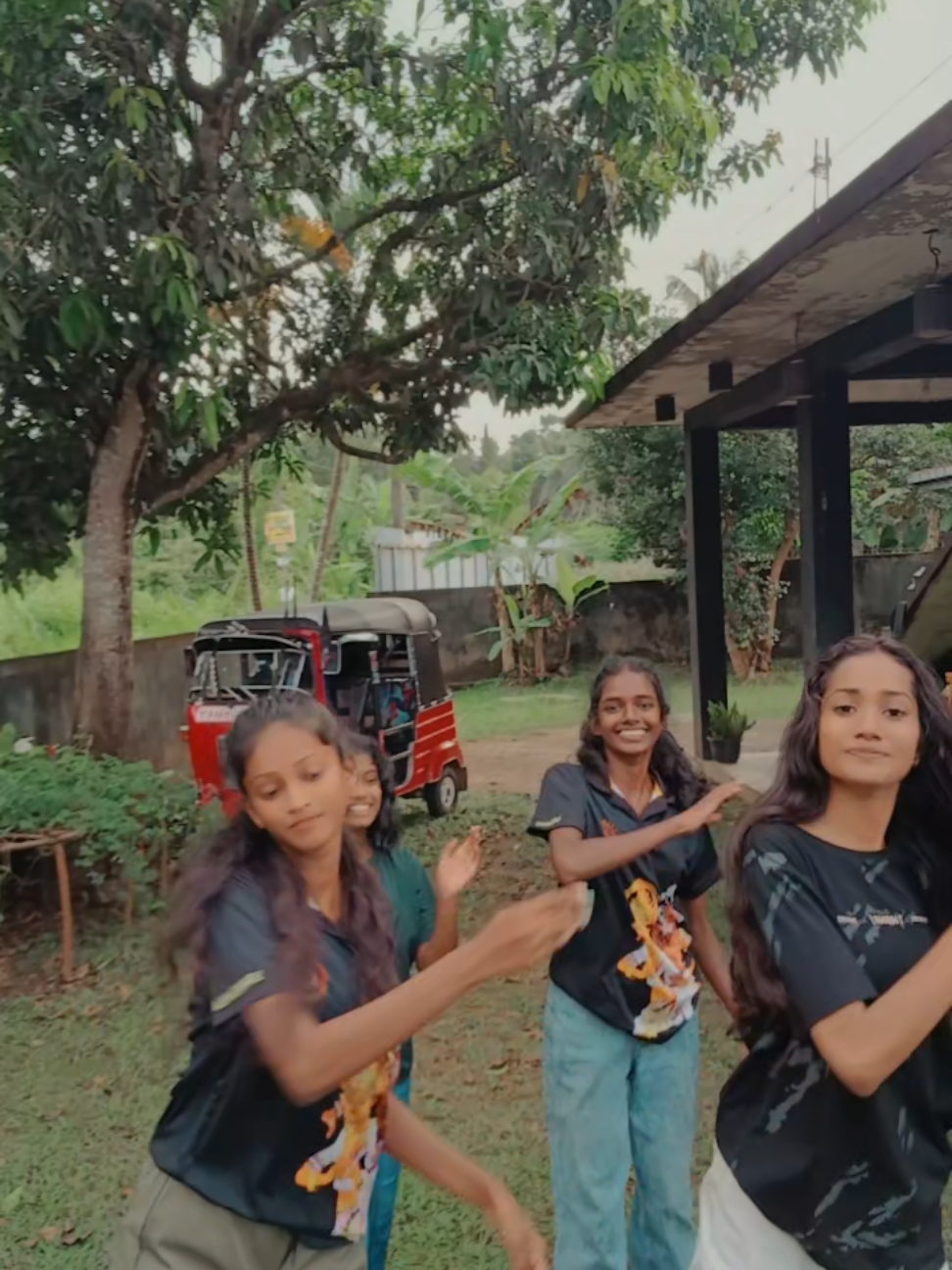 @""THARU""🍓 🦋⭐