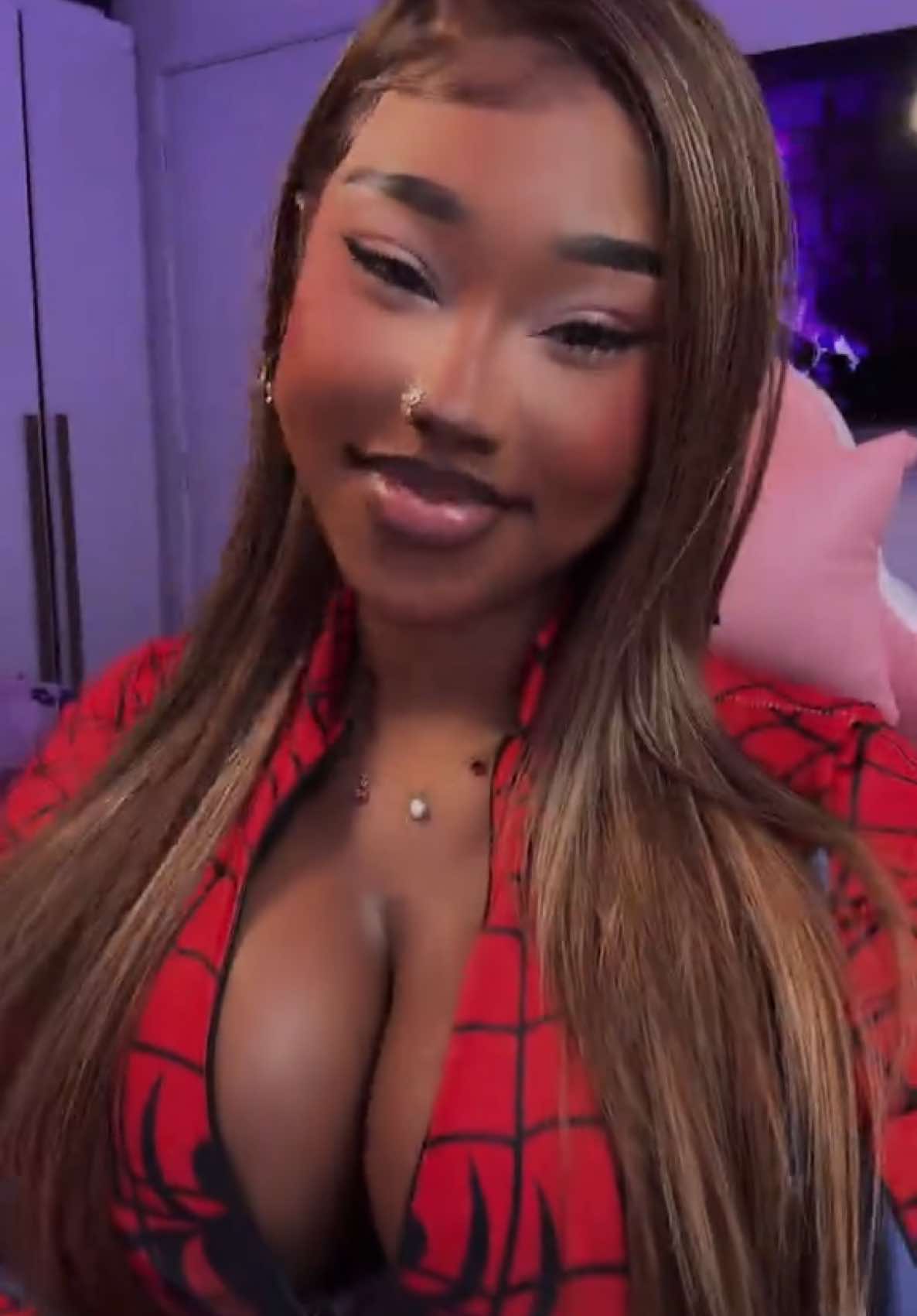 @Lay🐸💋