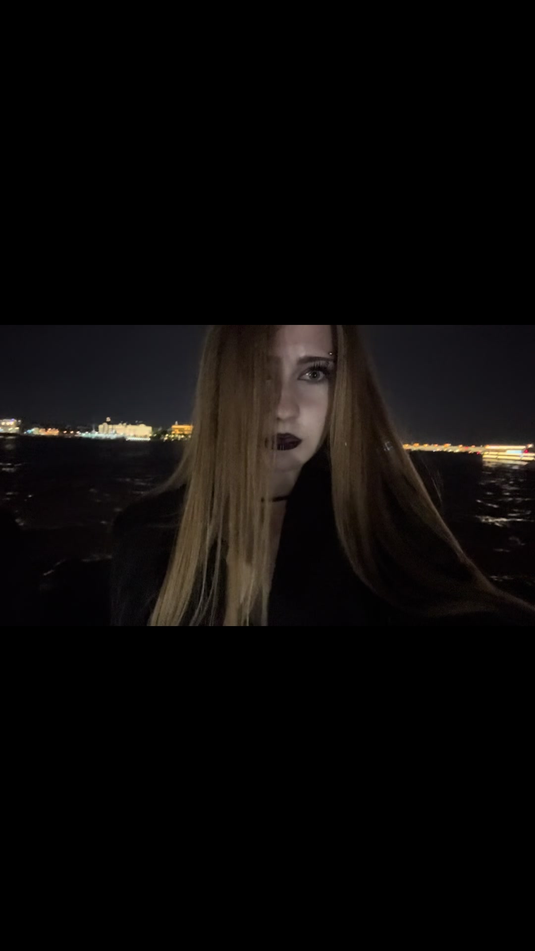 @◤✞ 𝖌𝖗𝖊𝖊𝖓 𝖜𝖔𝖒𝖆𝖓 ✞◥