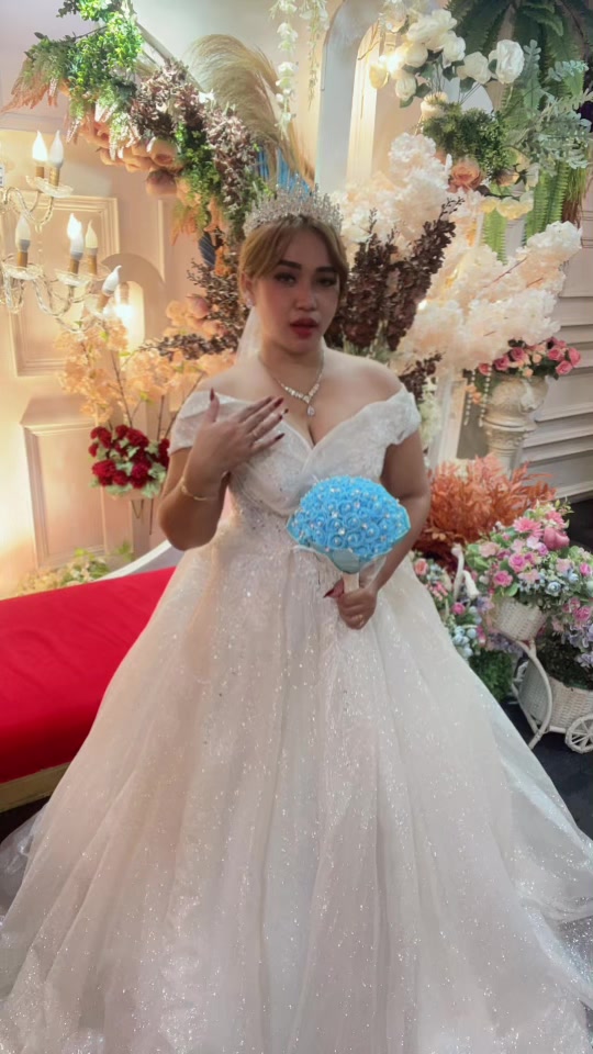 @julia frinella sari