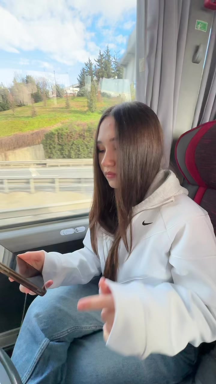 @twoslutss