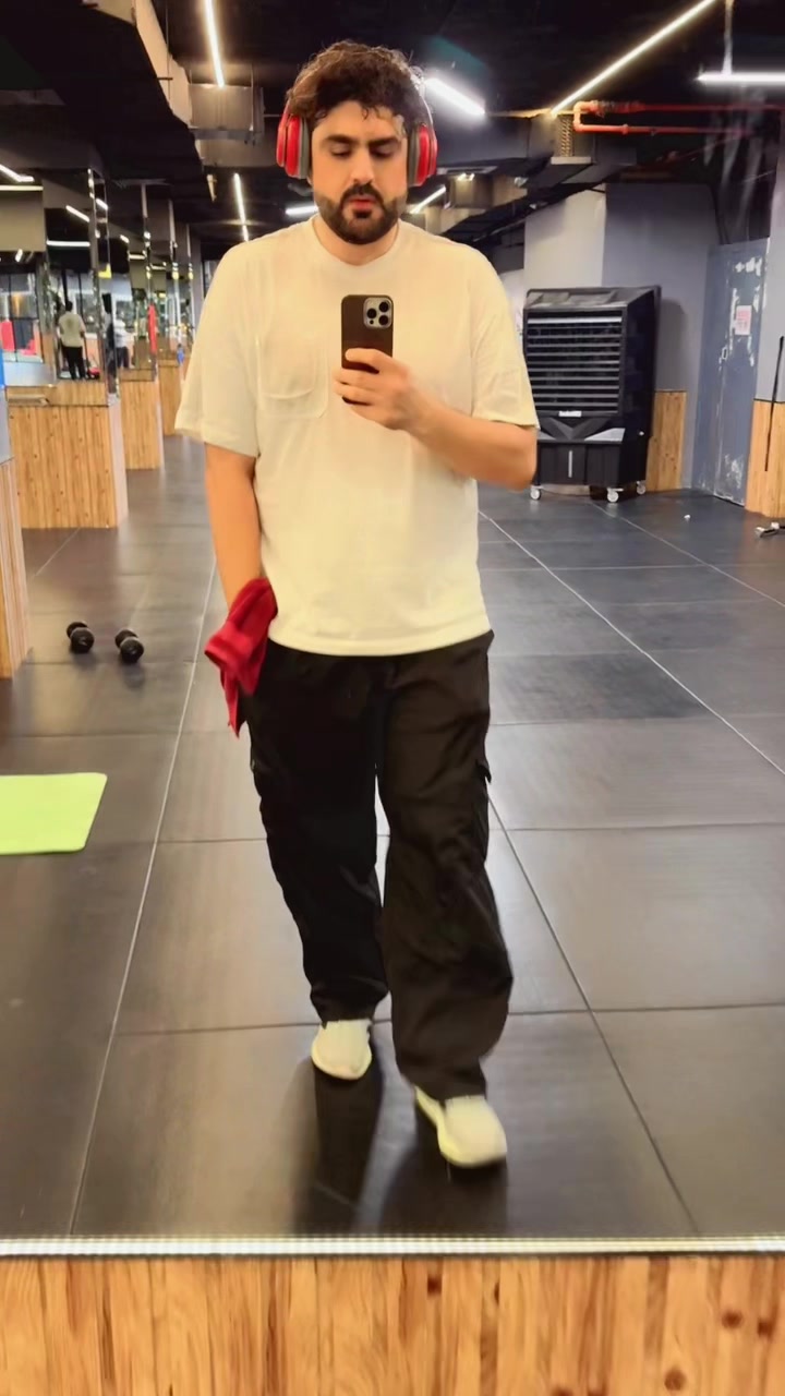 @KM