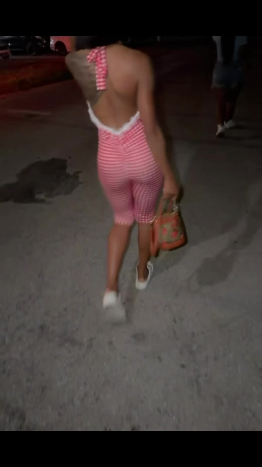 @Amazonbaee