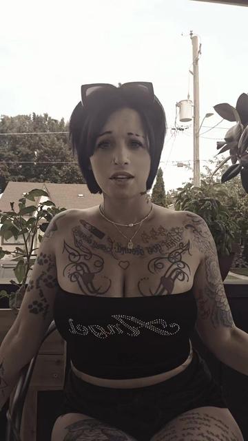 @༺_Poison.Queen_༻🌴