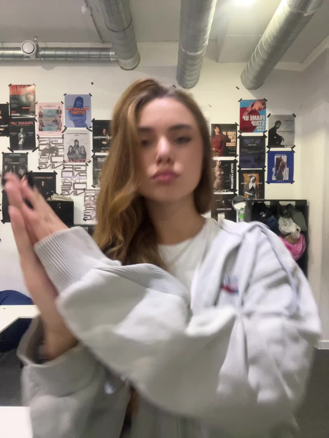 @alyak977