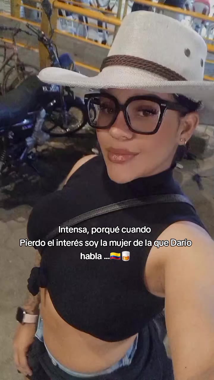 @&bull;Martina Martin&bull; te sigue