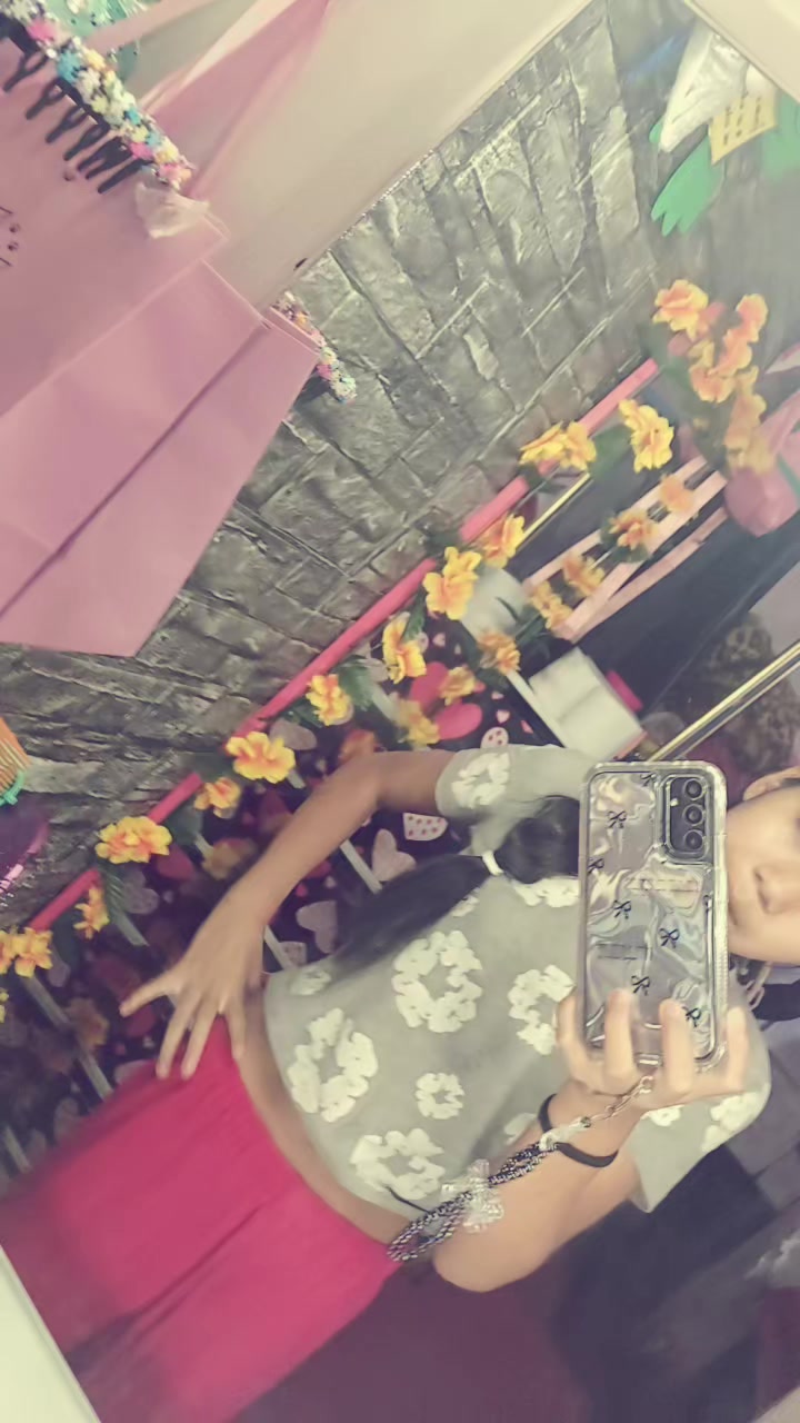 @😍 chama lamas bella luciana😍