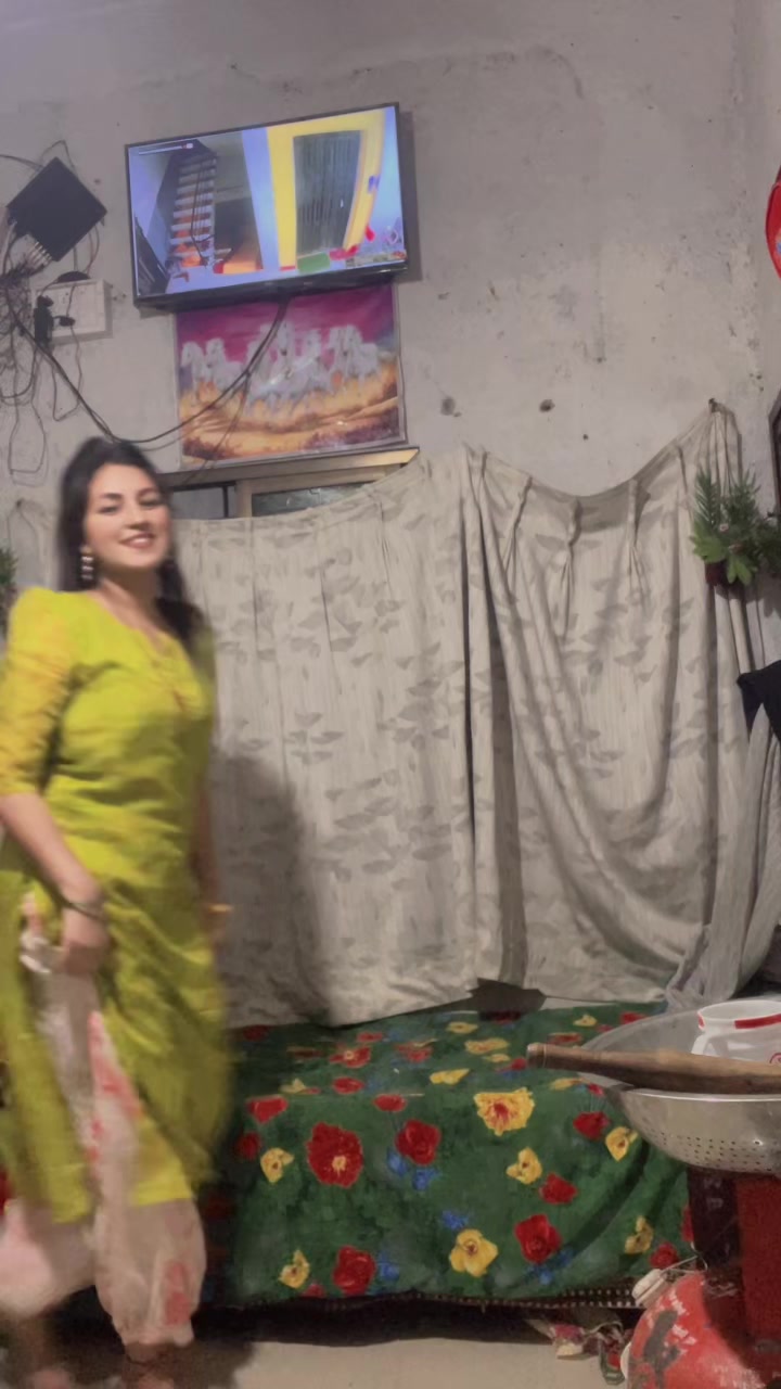 @शिवानी 😊smile Queen 😊 👑