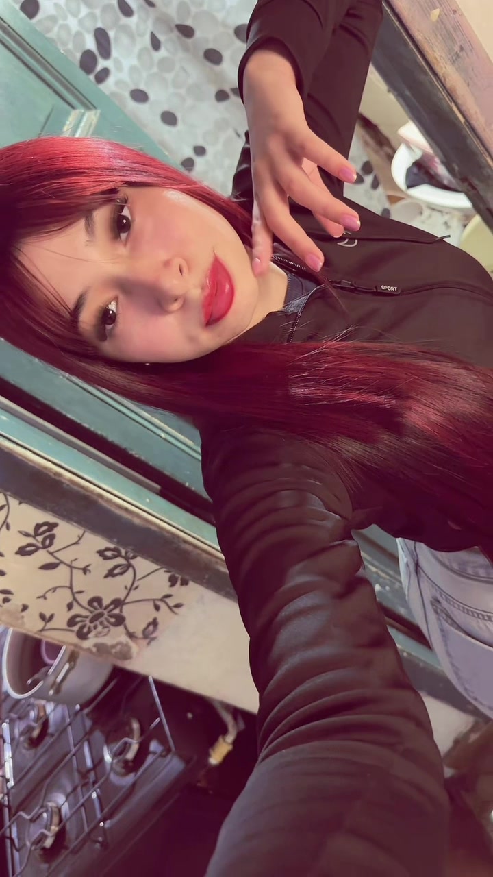 @ℳ𝑒𝓁𝒶𝓃𝓎👩🏻&zwj;🦰