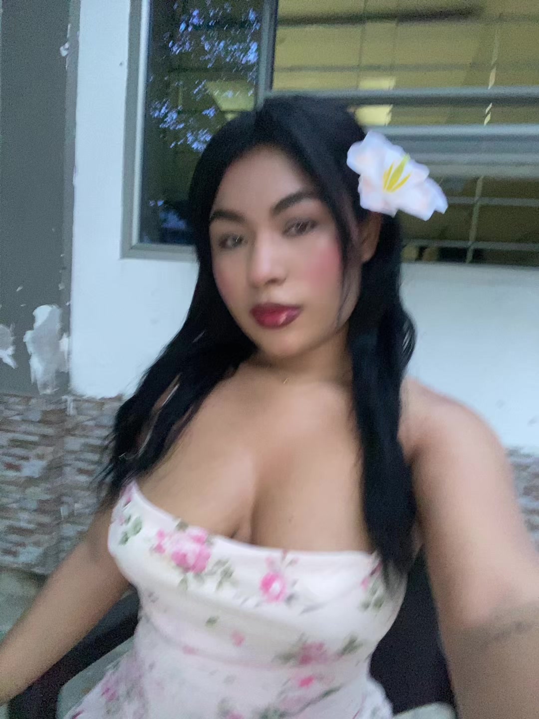 @Loraine