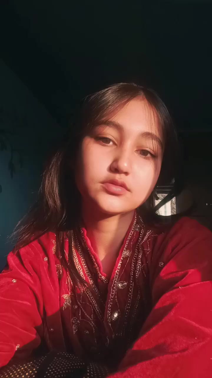 @YANA GURUNG👅
