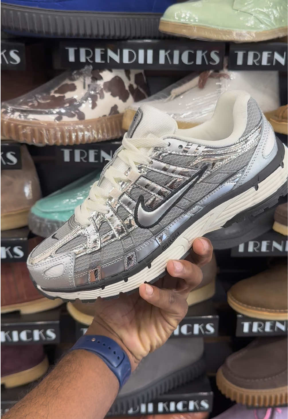 @TRENDII KICKS