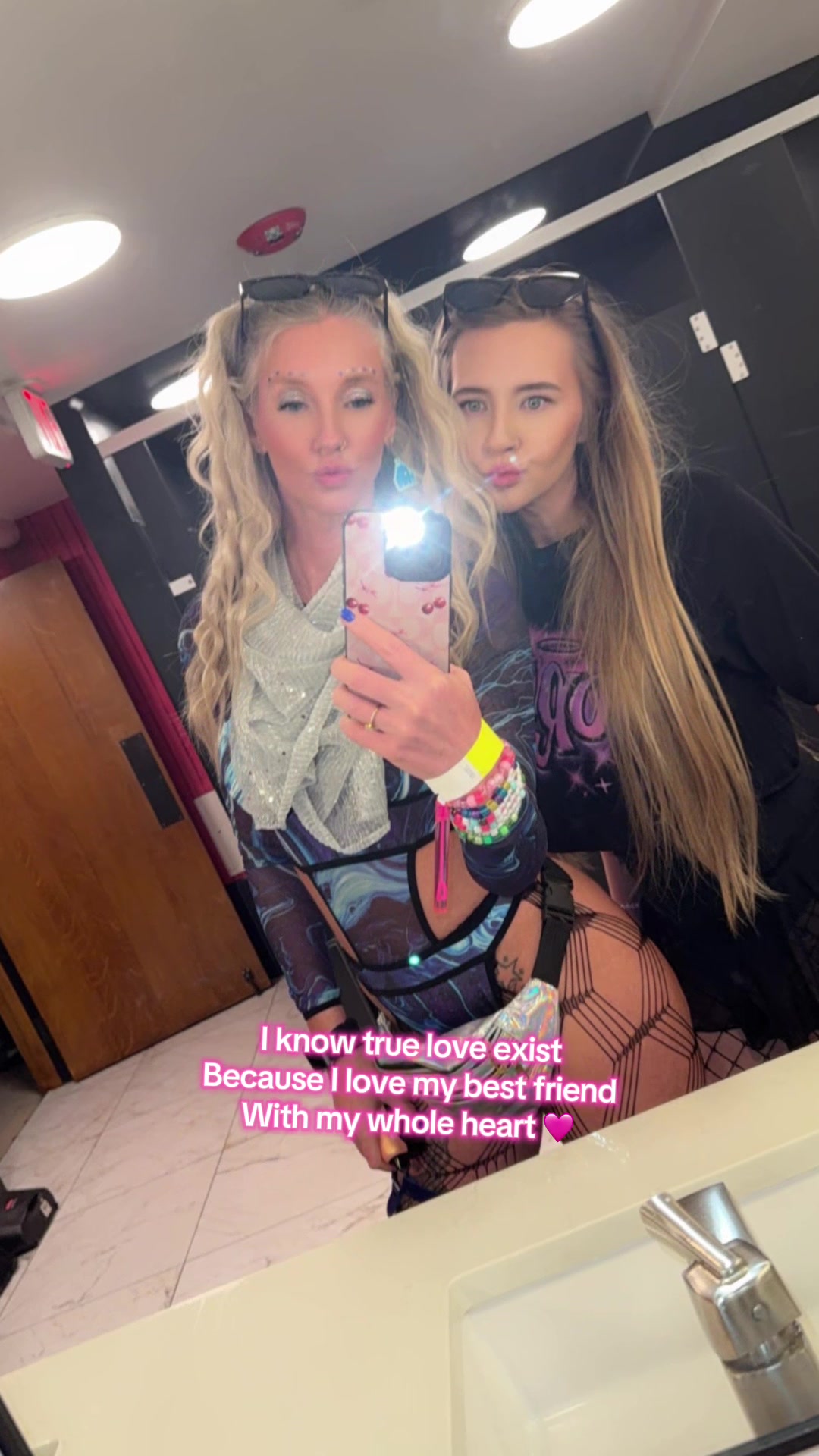 @𝔸𝕞𝕓𝕖𝕣 ℕ𝕚𝕔𝕙𝕠𝕝𝕖 🎀