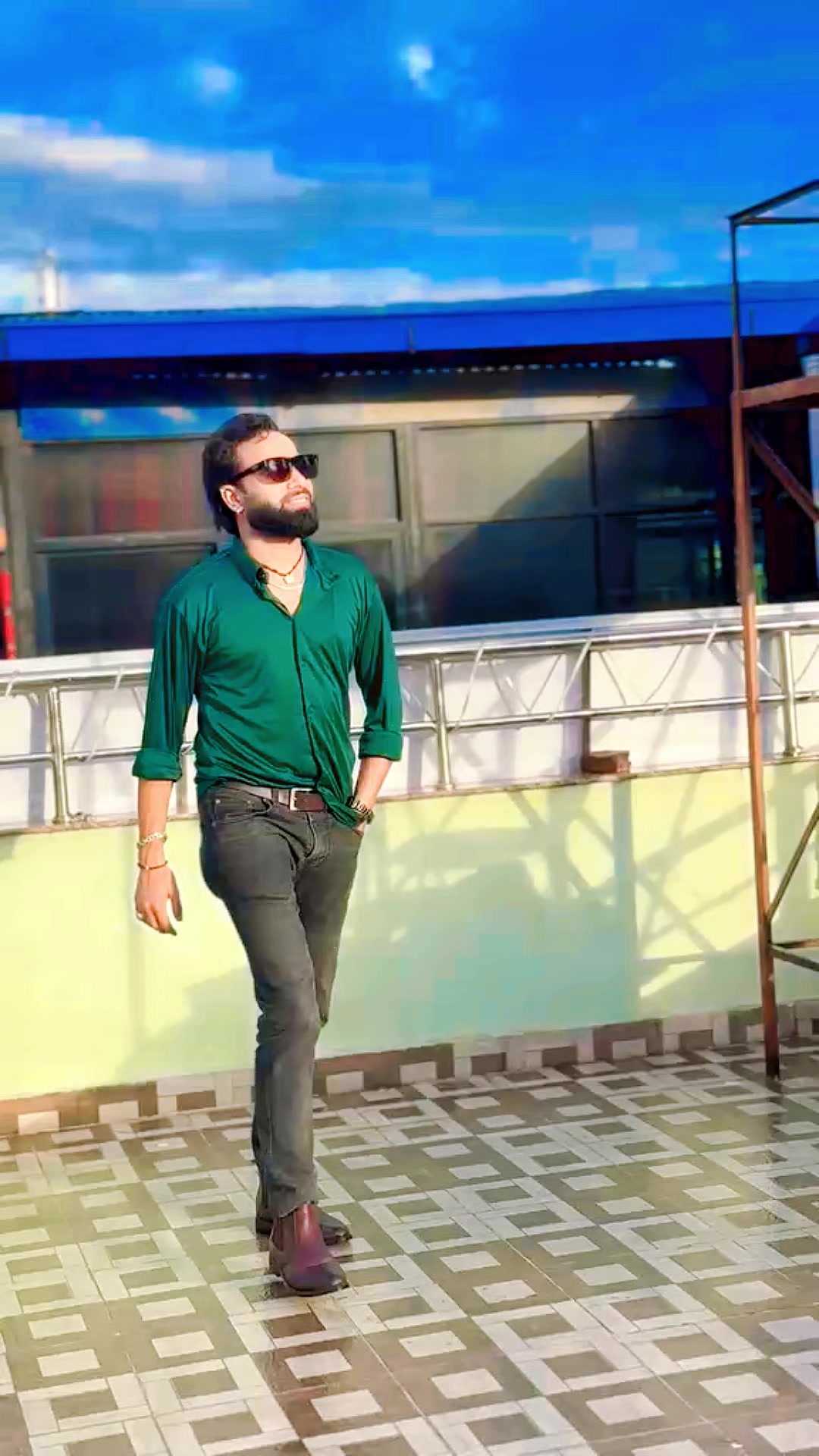 @HandsomeHunk (VK18)