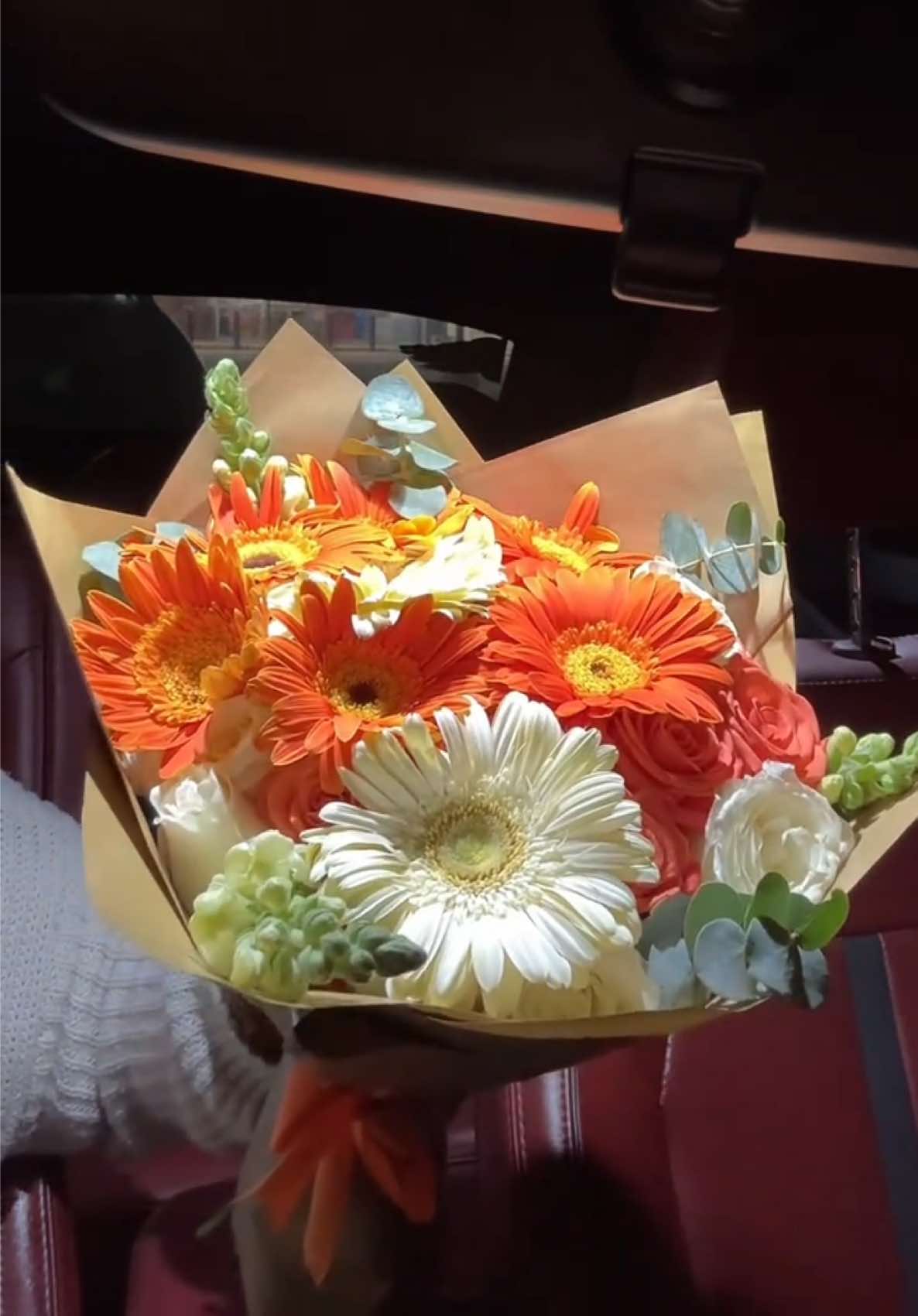 @vyvysflowers