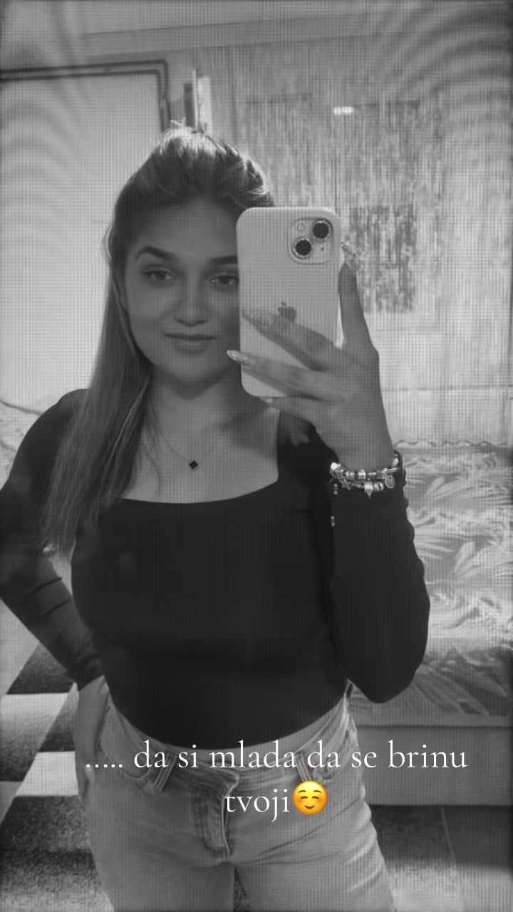 @Aksić👧🏽