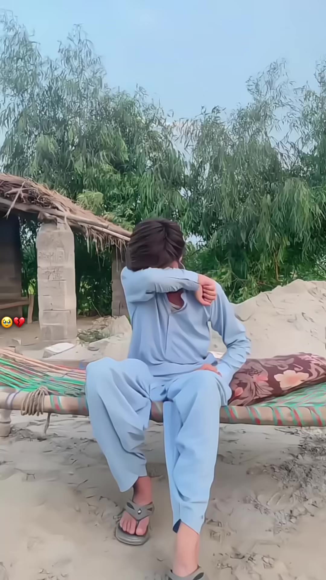 @꧁🥹•بے وفا یار•🥹꧂