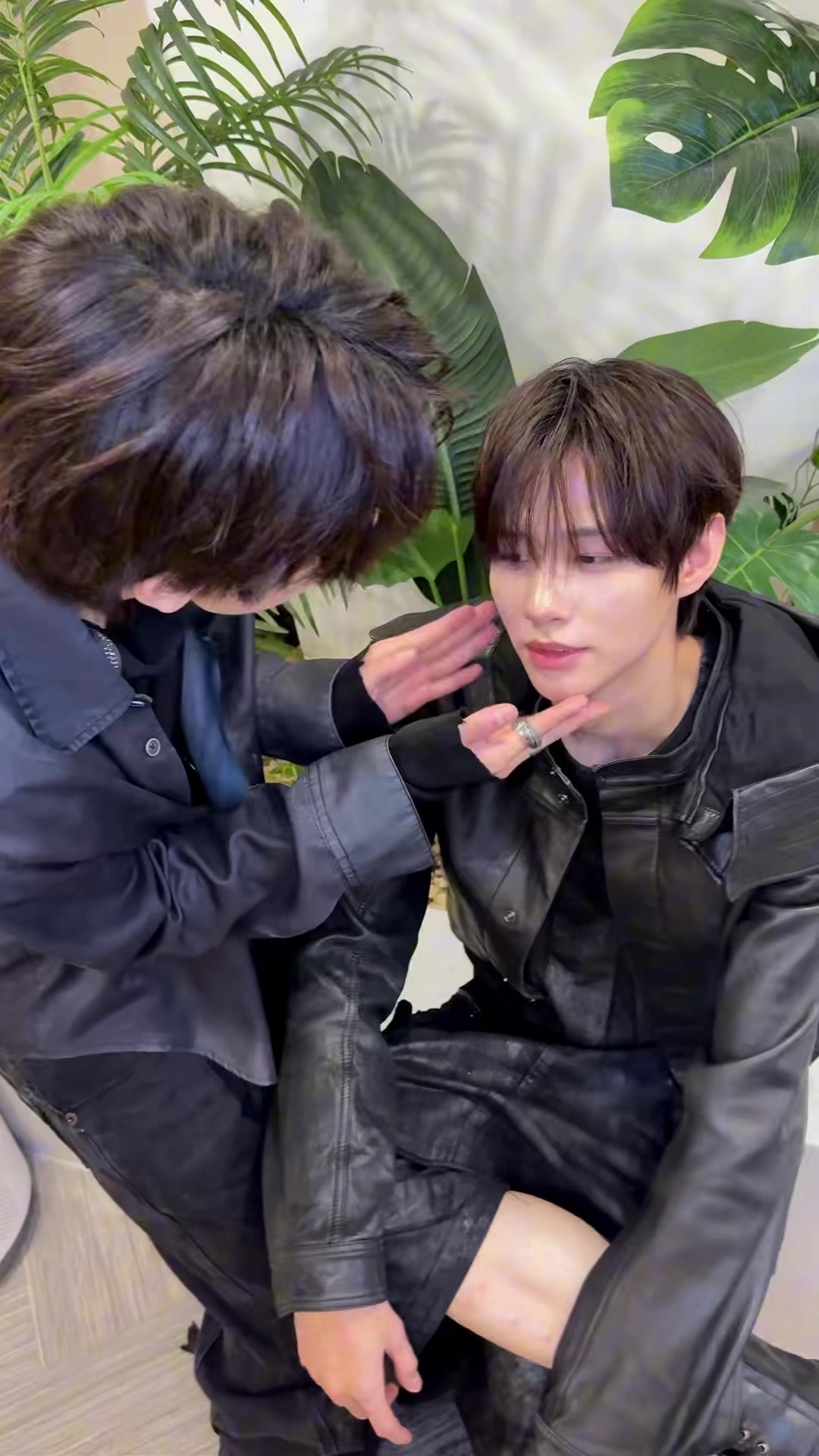 @CLOSE YOUR EYES