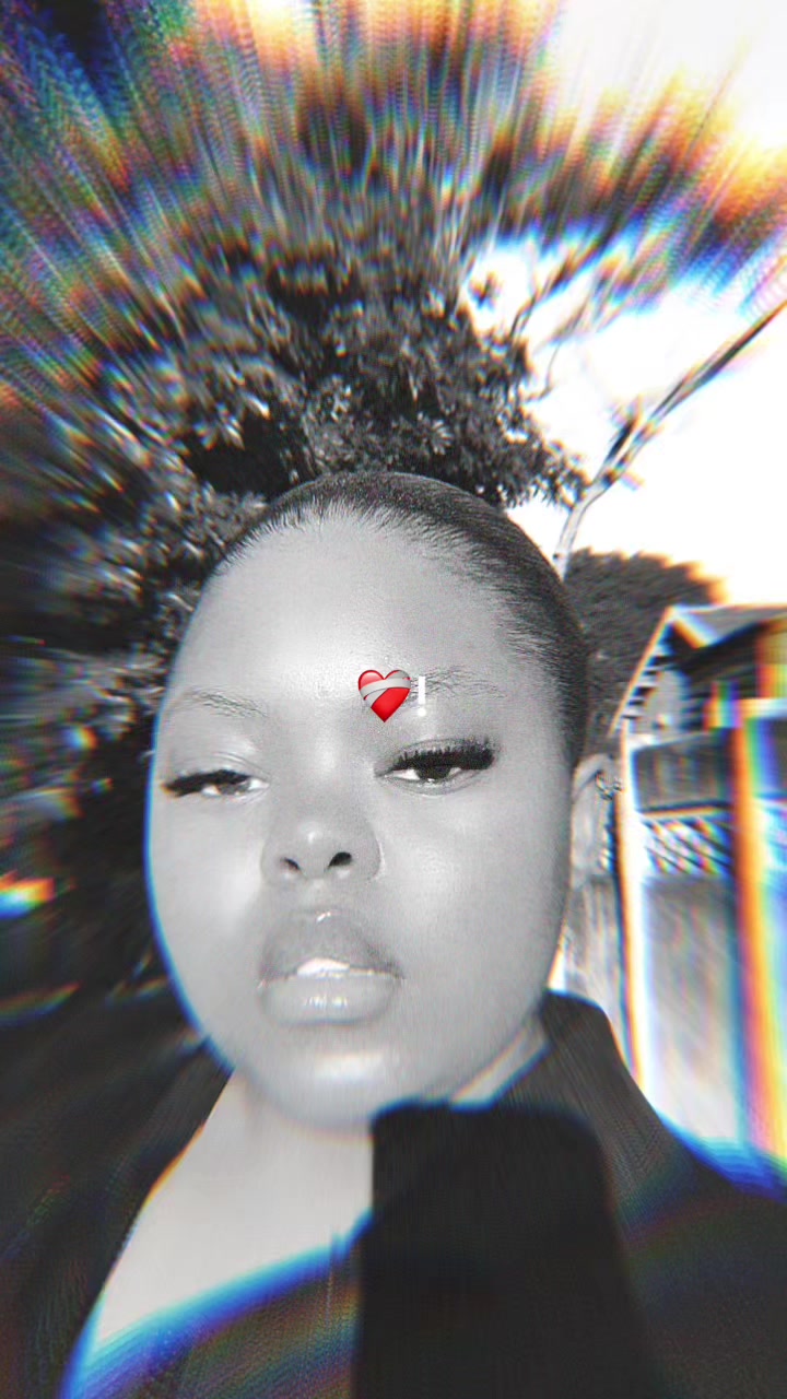 @Candy Majola ᥫ᭡