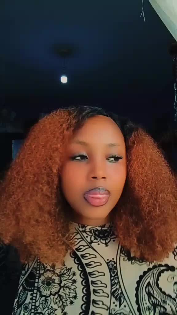 @JoanQuincee