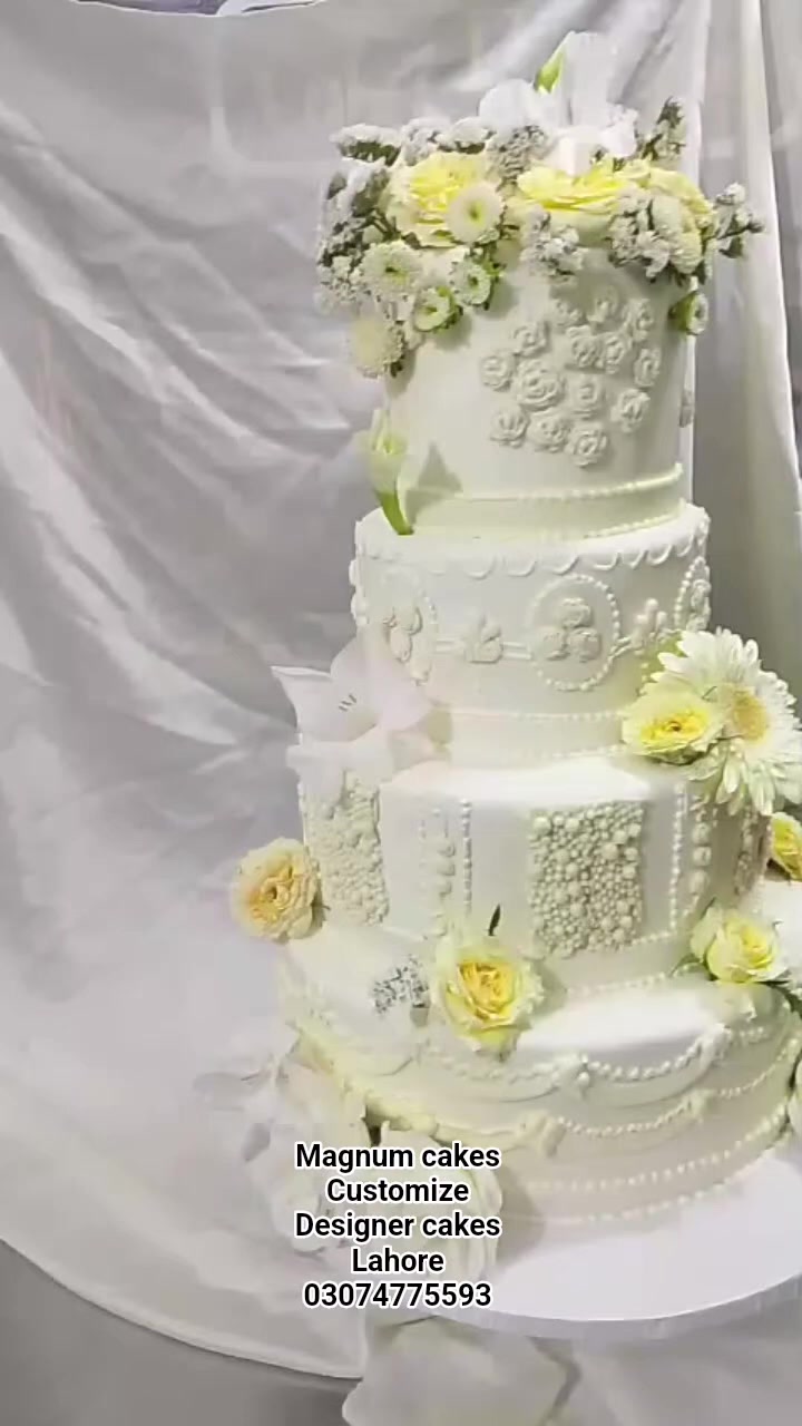 @Customize Designer Cakes LHR