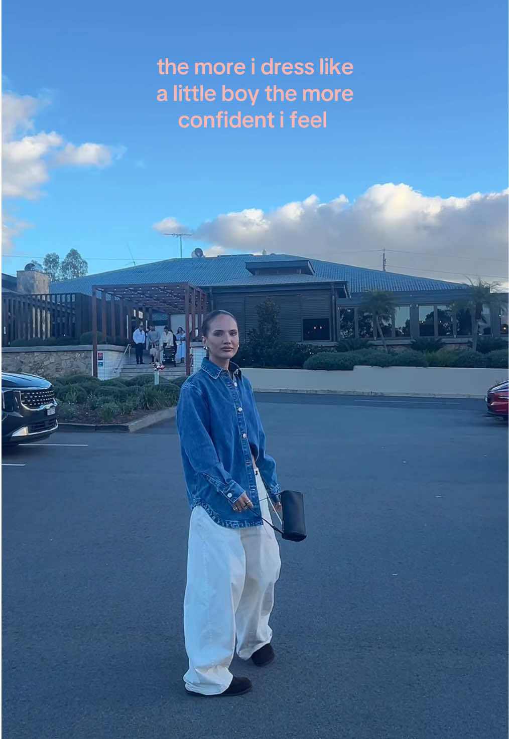 @bellamanierijones