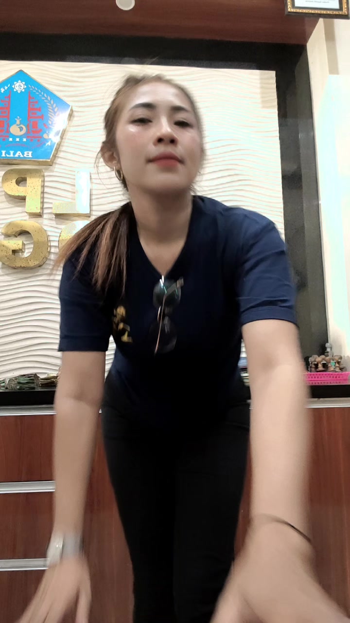 @Nia