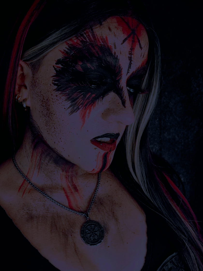 @🖤QυєєηOfƜαя🖤
