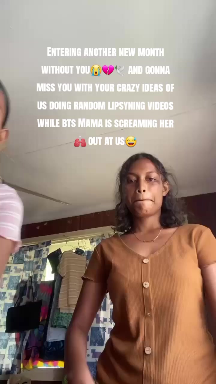 @Naomi🦋