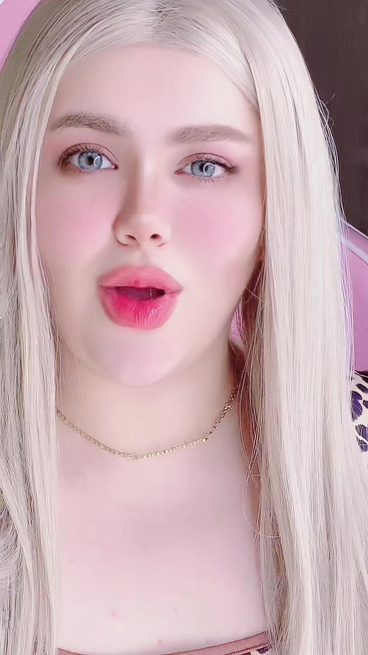 @👑🩷Diva la poup&eacute;e🩷👑