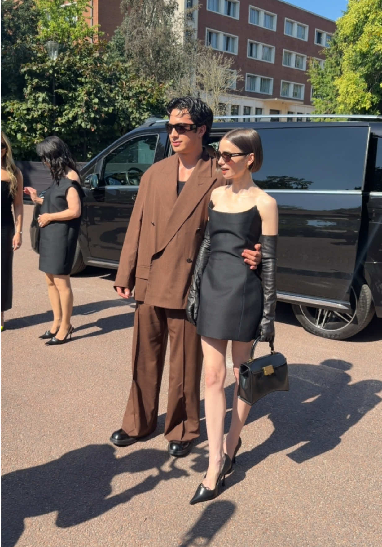 @whowhatwear