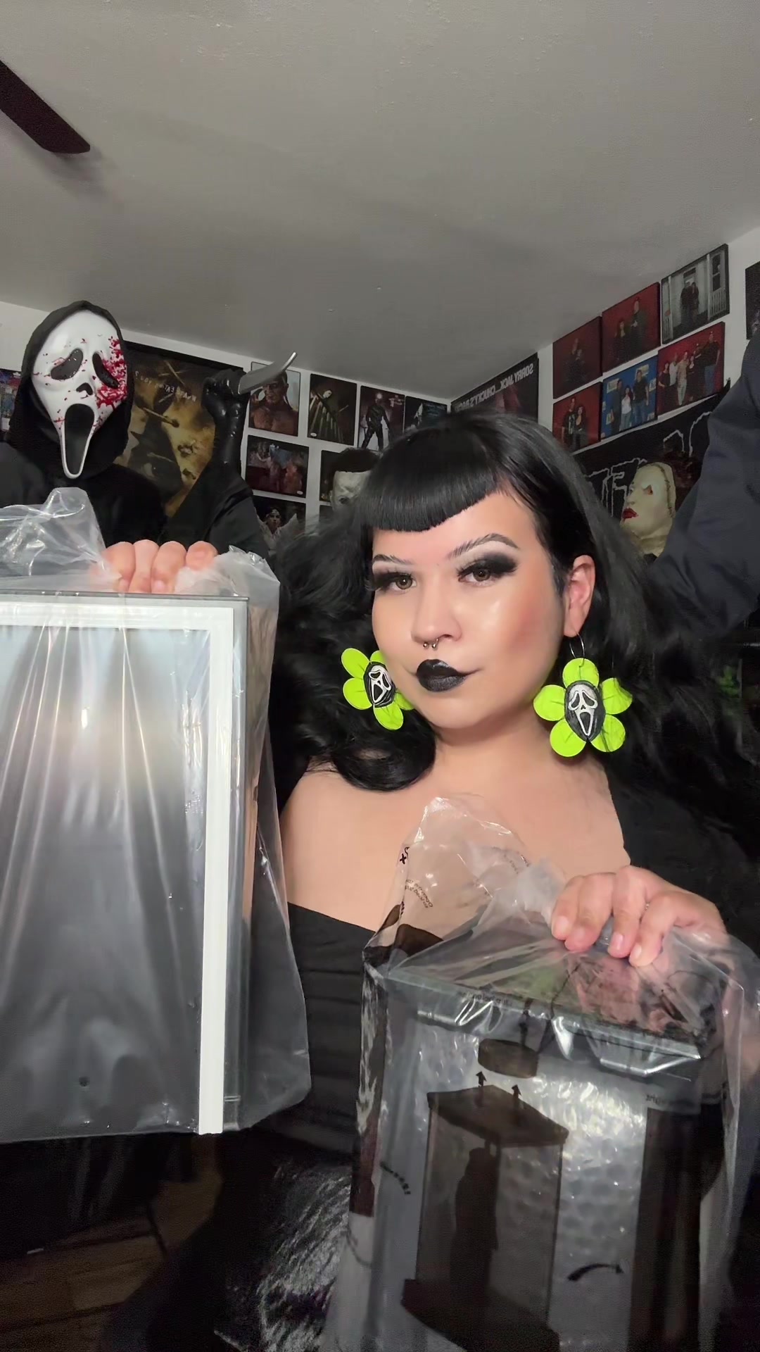 @lori_horror