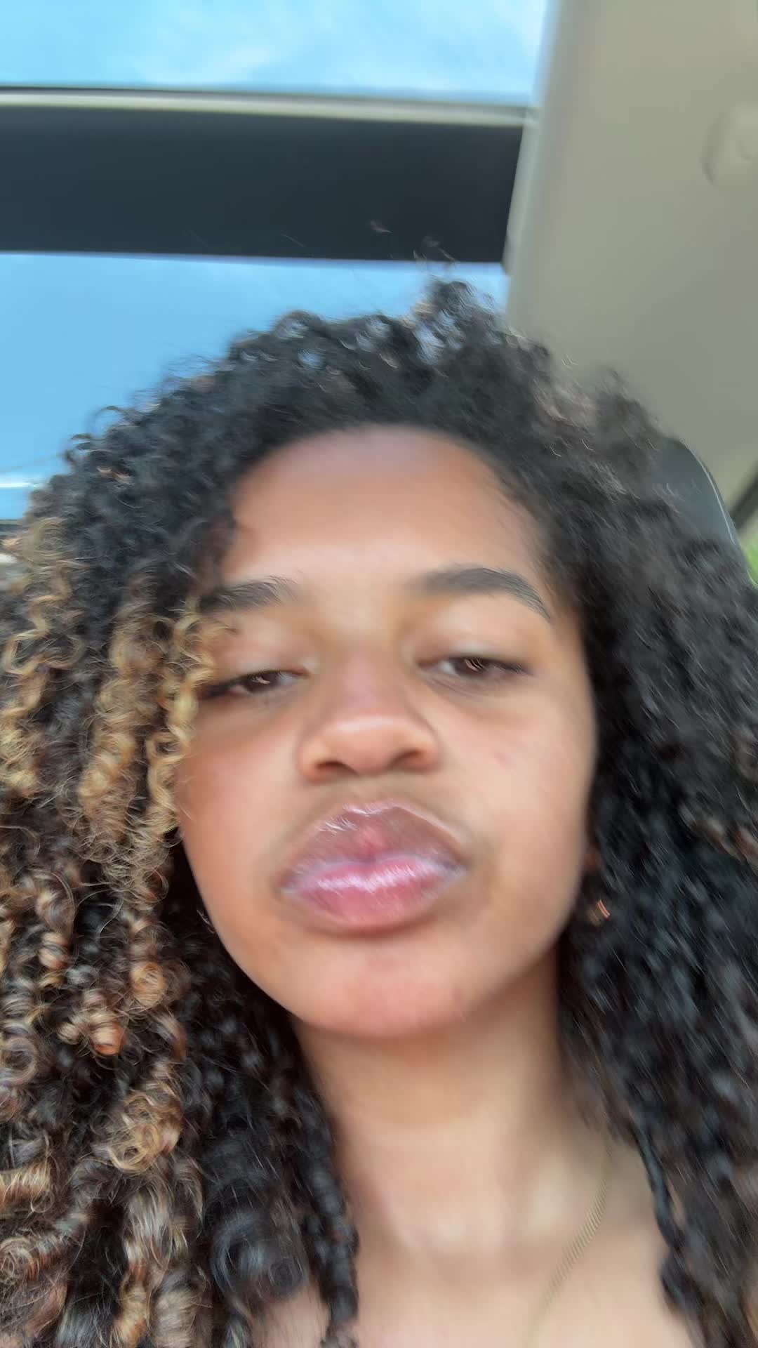 @Yanii