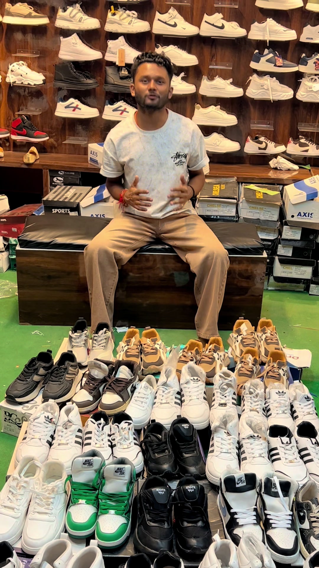 @Shoe Bank And Fashion Hunt