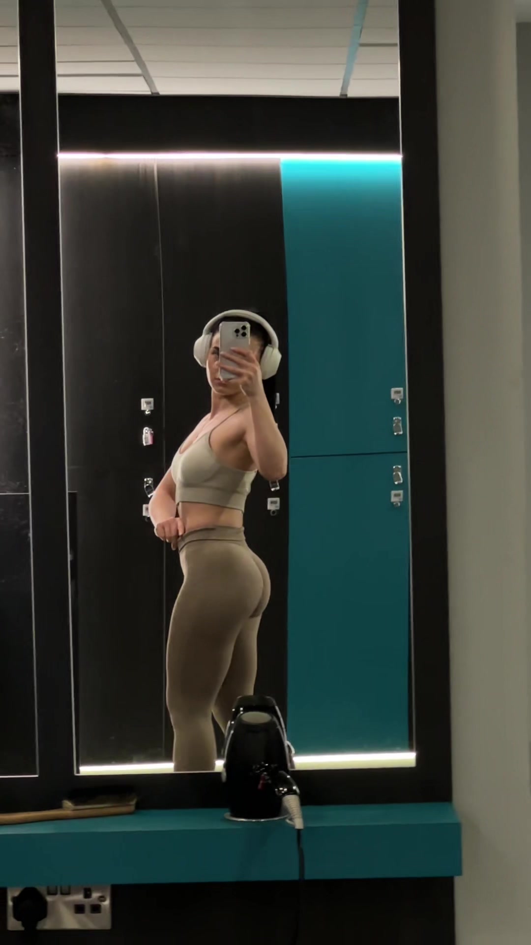@Renata🖤