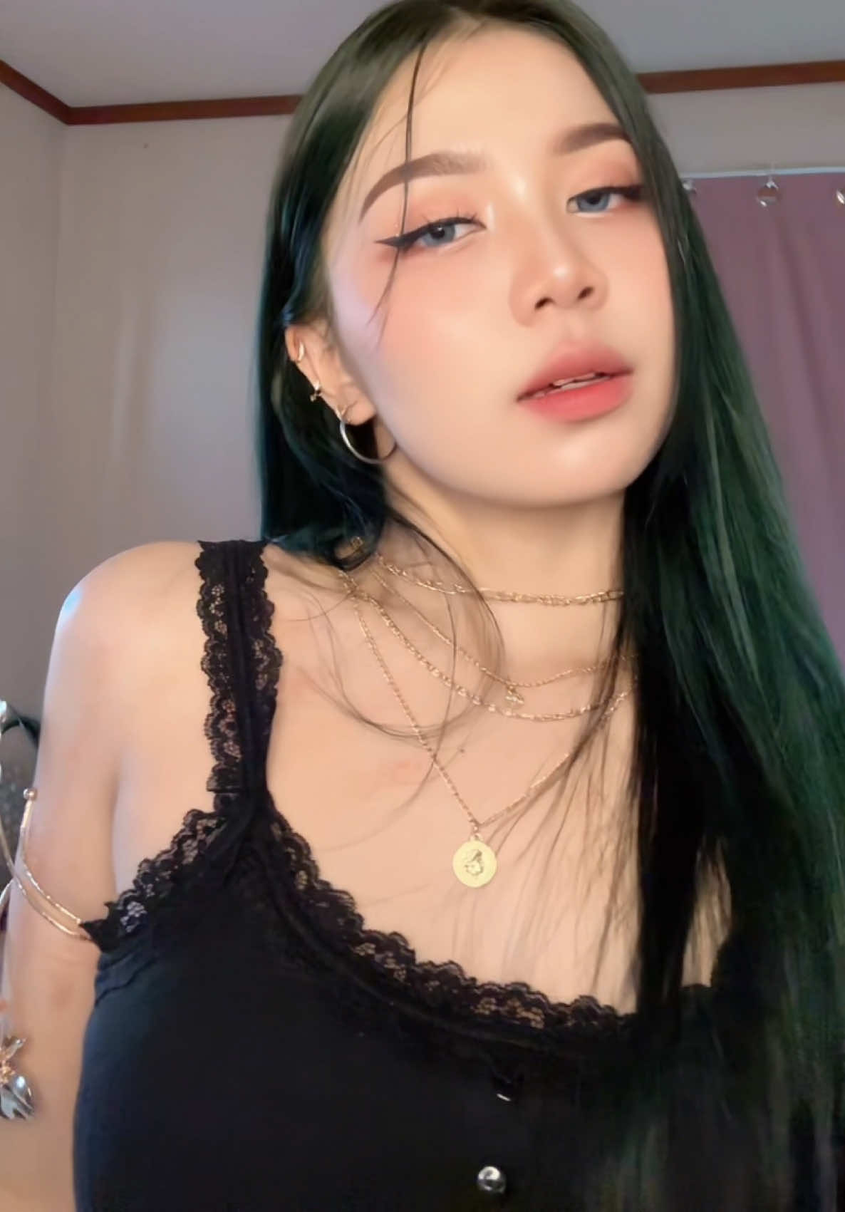 @๐๐ฅ๐๐
ฒ๐ฒ๐