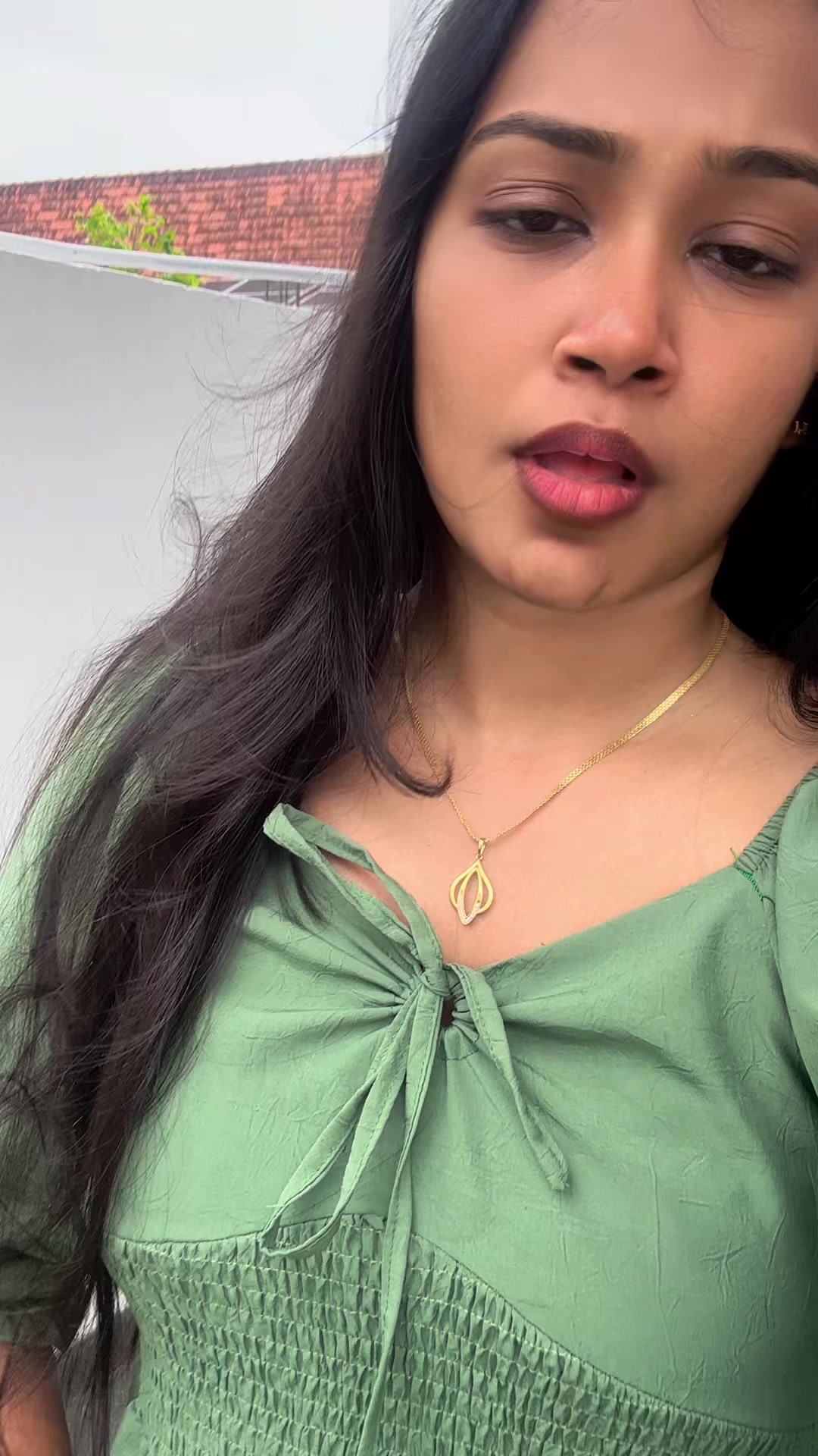 @Gayathri🦋👀