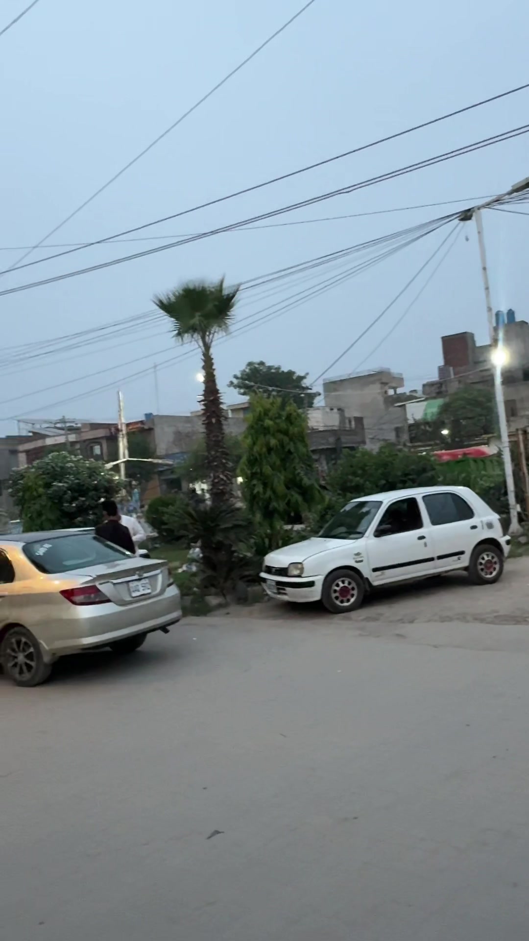 @ملک موٹرز (کینٹ لاہور )